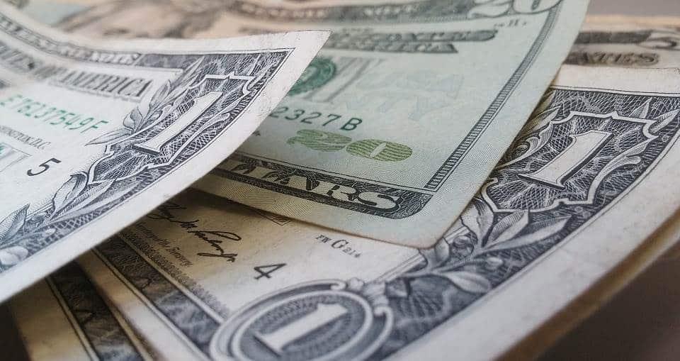 Dólar inicia la semana a la baja; cotiza en $20.05