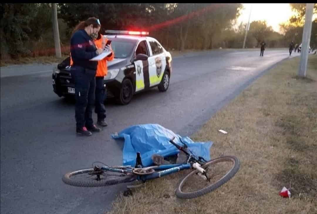 El ciclista de la tercera edad fue arrollado y muerto por el operador de un tráiler