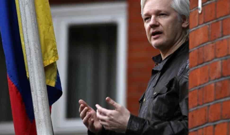 Por qué EU quiere extraditar a Julian Assange