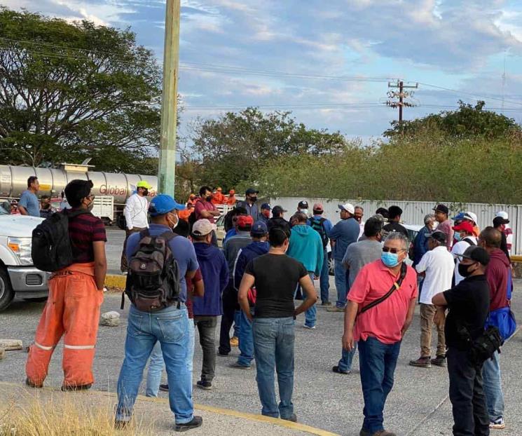 Suman 5 días del bloqueo a refinería de Salina Cruz