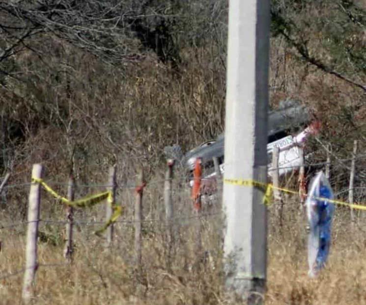 Muere policía de Salinas en volcadura