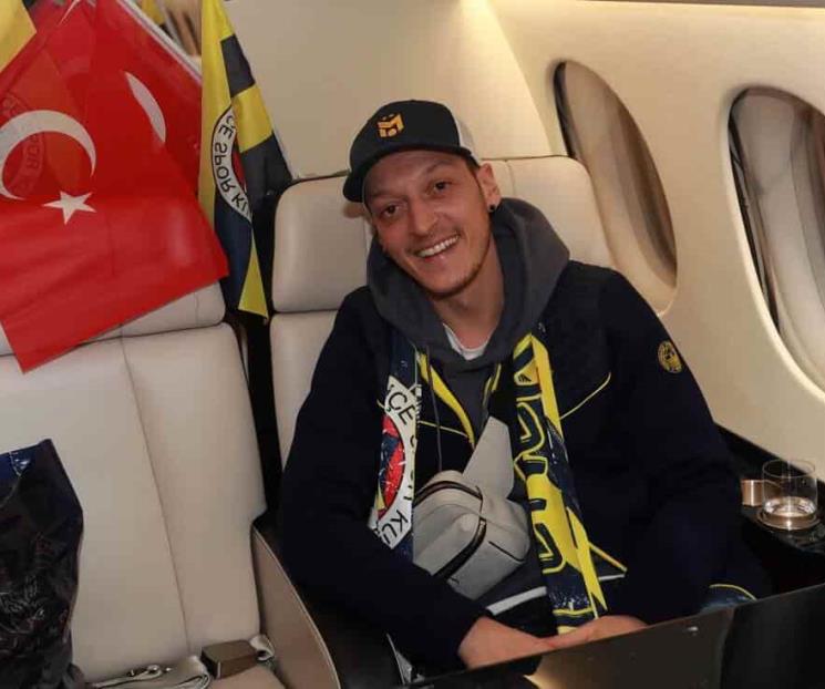 Arsenal oficializa salida de Ozil