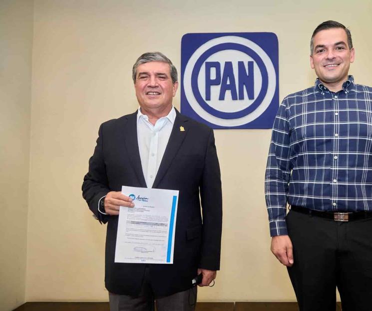 Renuncia Manuel González para buscar diputación con el PAN