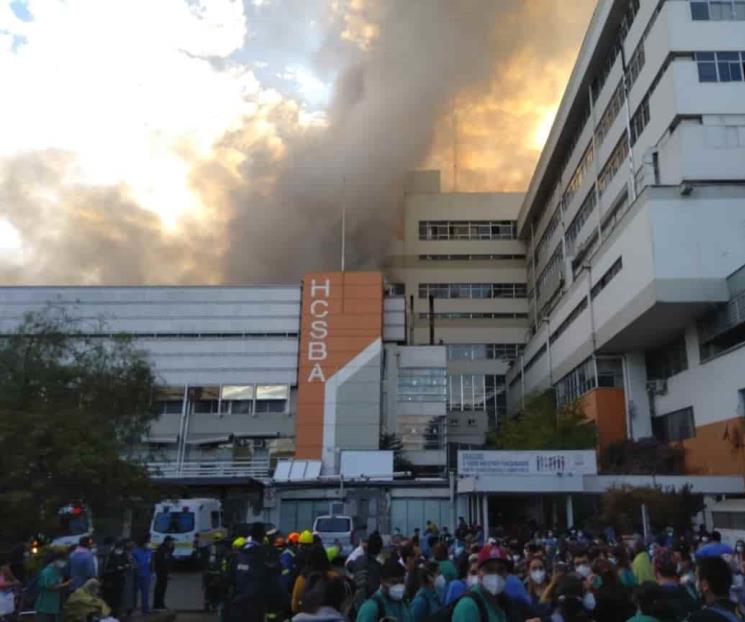 Incendio en hospital de Chile; evacúan pacientes