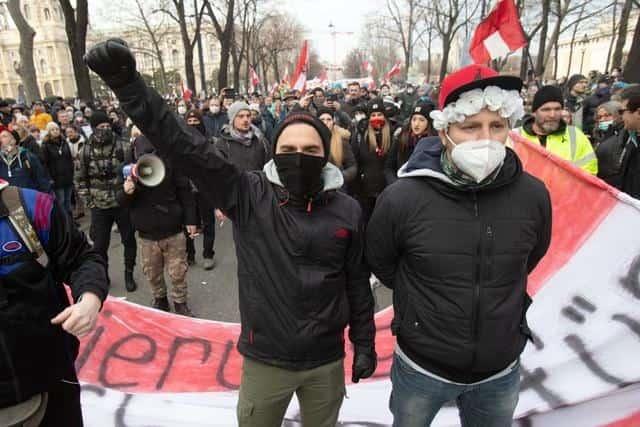 Protestan en Austria contra medidas para frenar Covid