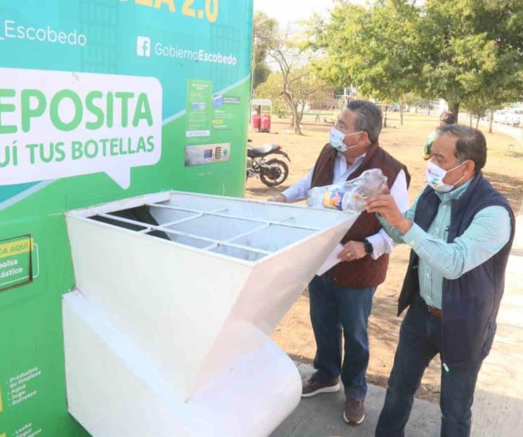 Inaugura Escobedo Máquina Recicladora en colonia Mirasur