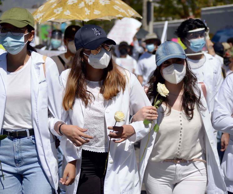 Crecen protestas por muerte de doctora Mariana