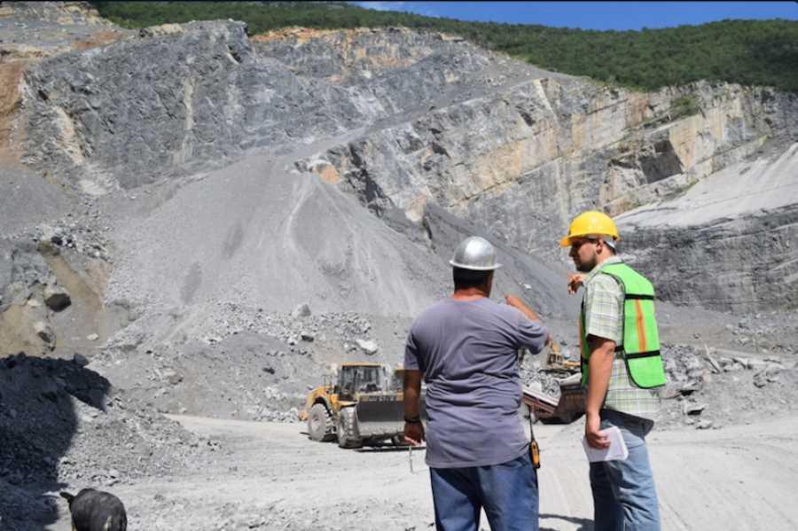 Prohibirán a pedreras usar agua potable