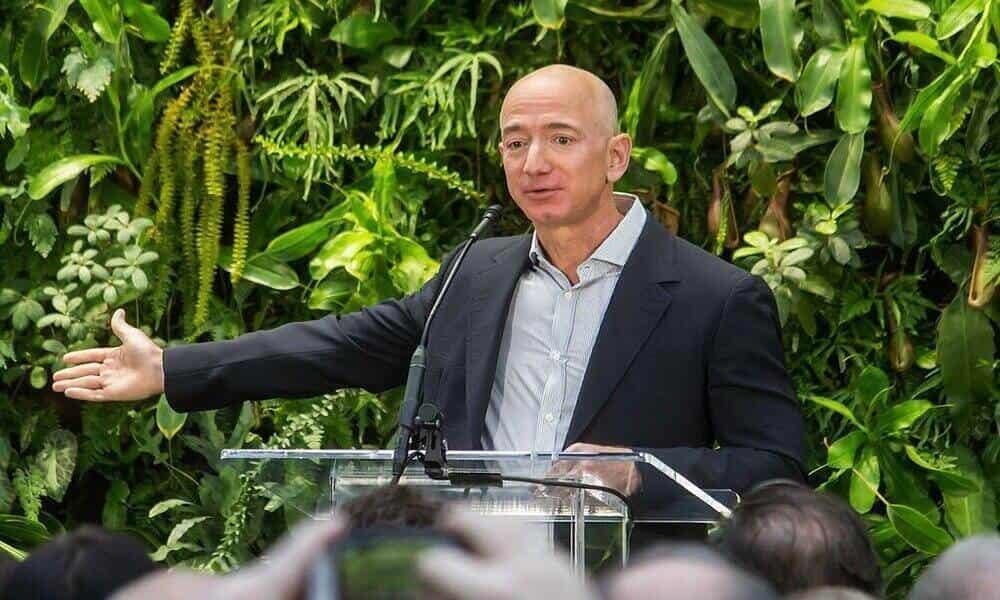 Jeff Bezos dejará de ser el CEO de Amazon en verano