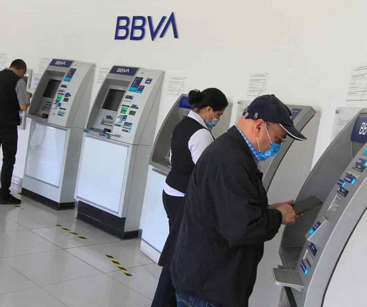 Usuarios se resisten y siguen llamando Bancomer a BBVA