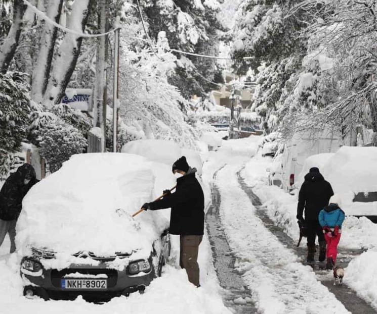 Nevada causa estragos en Grecia y Turquía