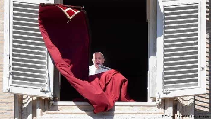 El papa mantiene viaje a Irak