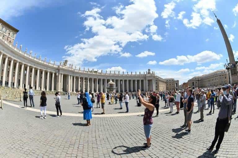 Vaticano asegura que no puede bendecir uniones homosexuales