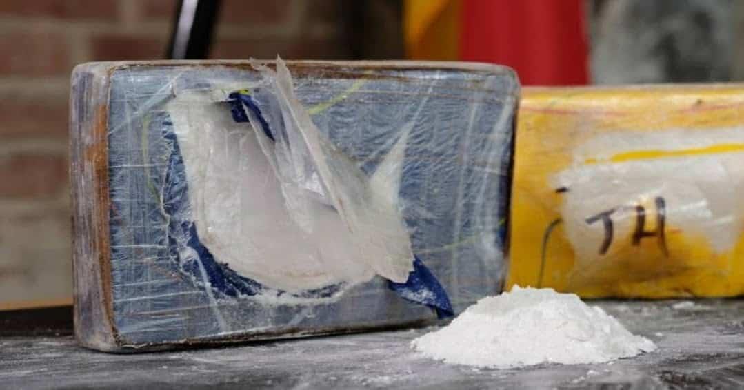 Decomisa Francia cocaína en el mar