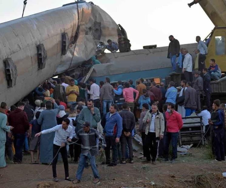 Al menos 32 muertos por choque de dos trenes en Egipto
