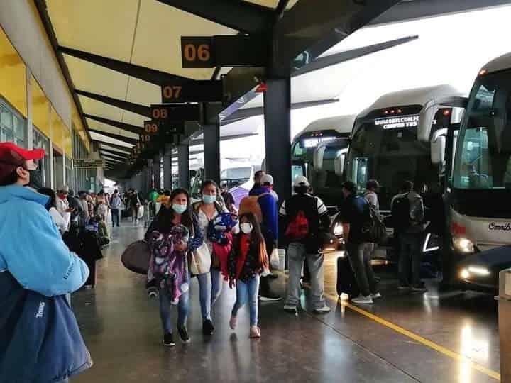 Aumenta afluencia de gente en la Central de Autobuses