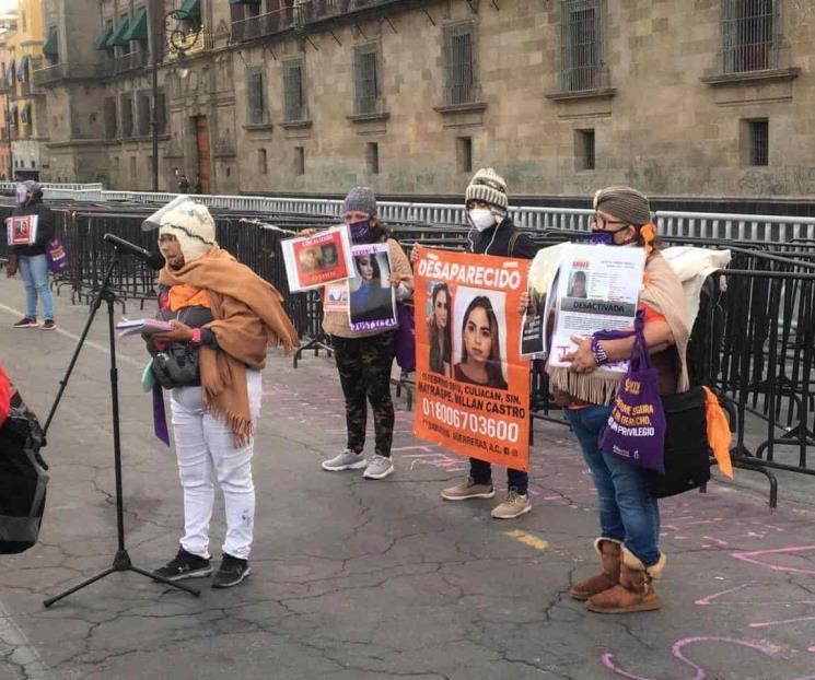 Madres de víctimas de feminicidio protestan frente a PN