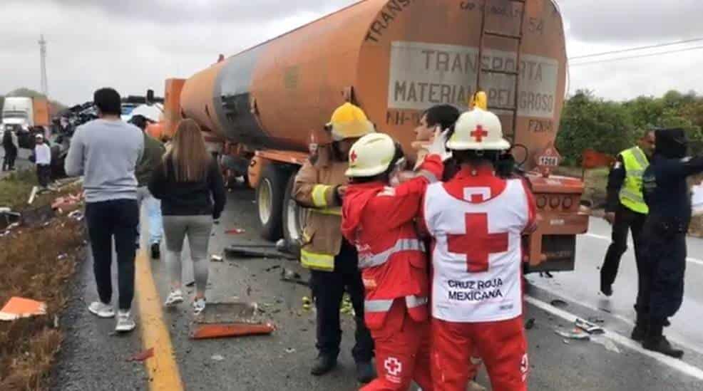 Choque carambola deja 9 lesionados en Carretera Nacional