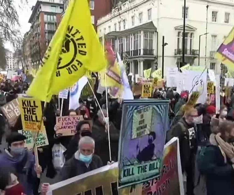 Británicos marchan contra proyecto de ley antiprotestas