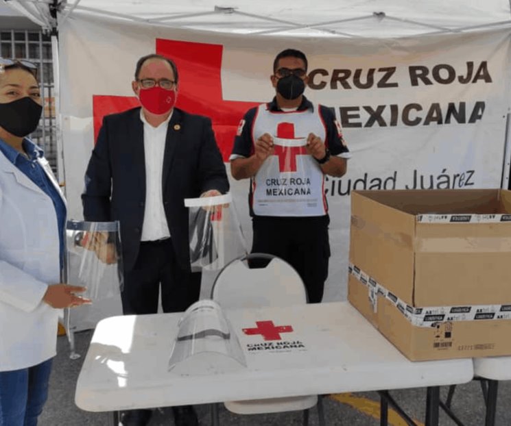 Donan caretas a Cruz Roja diseñadas por equipo de robótica