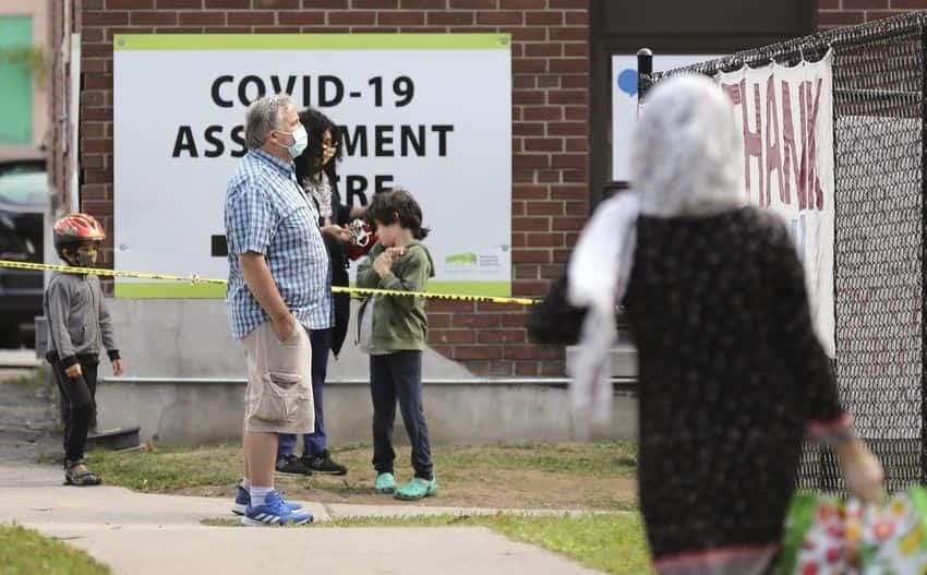 Toronto cierra escuelas por repunte de COVID-19