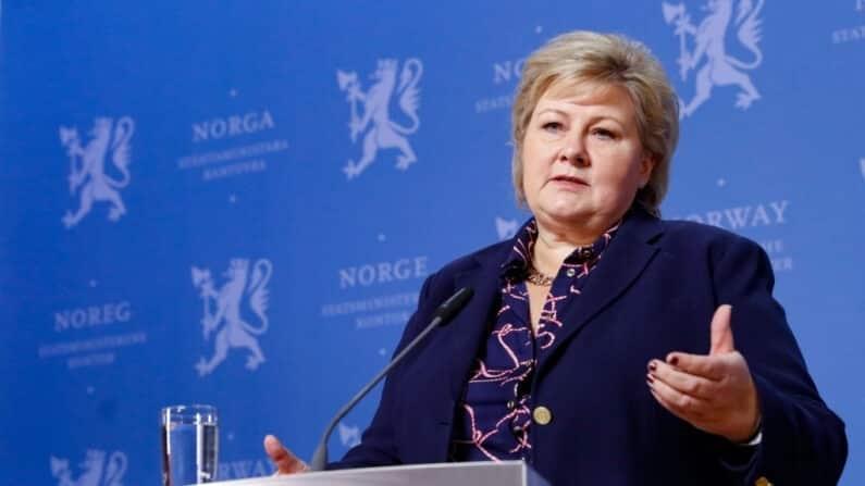 Noruega multa a su primera ministra por violar restricciones