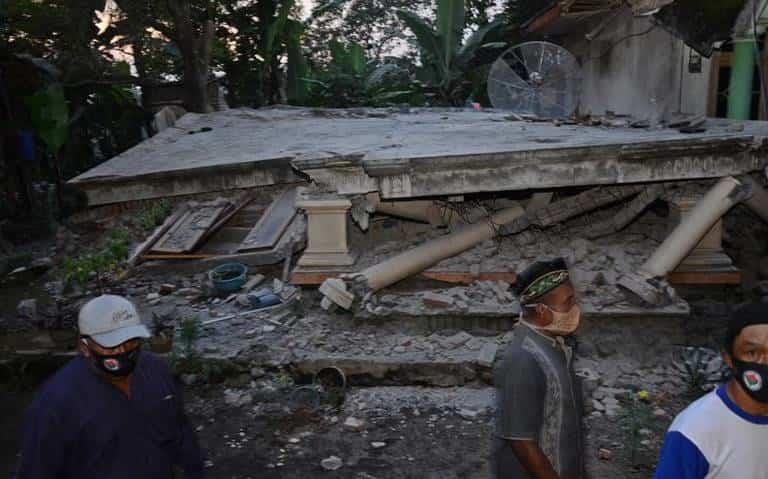 Al menos 7 muertos tras sismo en isla de Java