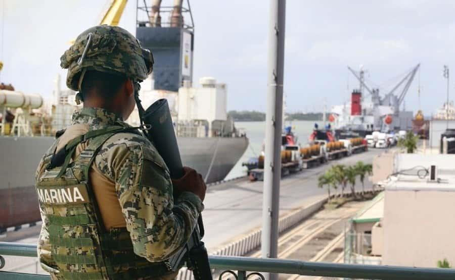 Entrega Semar a la FGR a 30 marinos por desaparición forzada