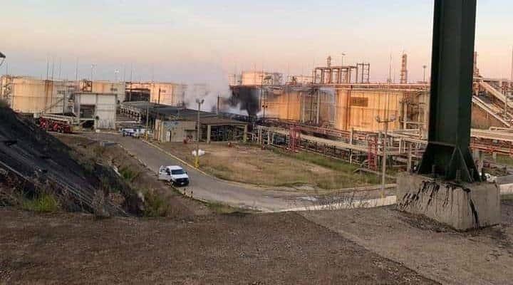 ?Refinería Lázaro Cárdenas dejará de operar por incendio