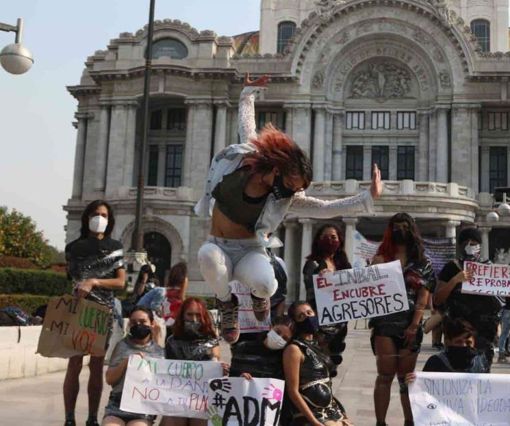Protestan alumnas de la Academia de la Danza Mexicana