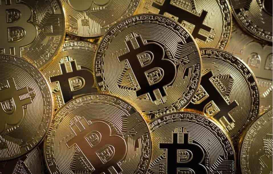 Bitcoin cae a menos de 50 mil dólares