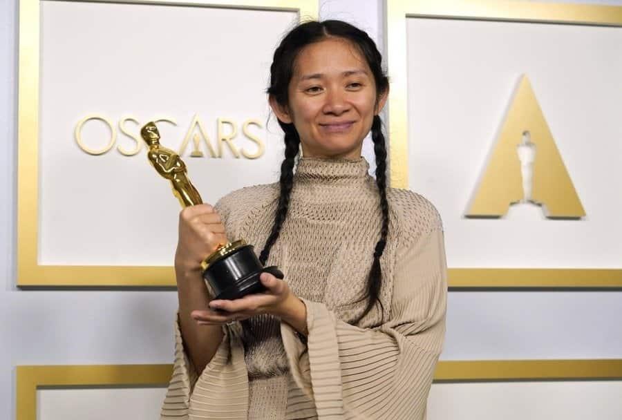Chloé Zhao hace historia con Nomadland en los Oscar