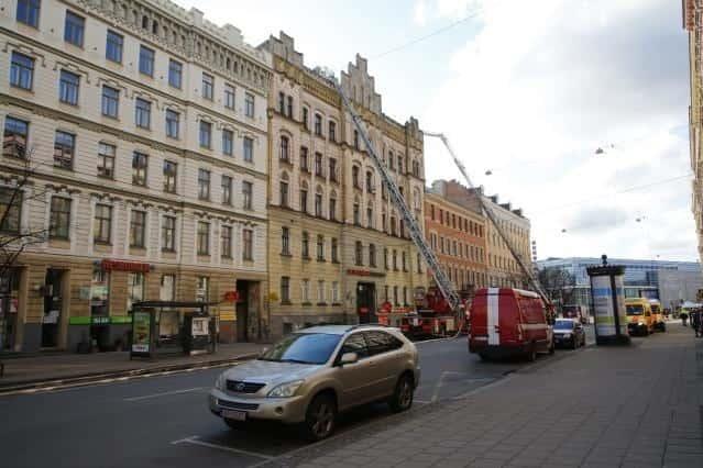 Deja incendio ocho muertos en Letonia