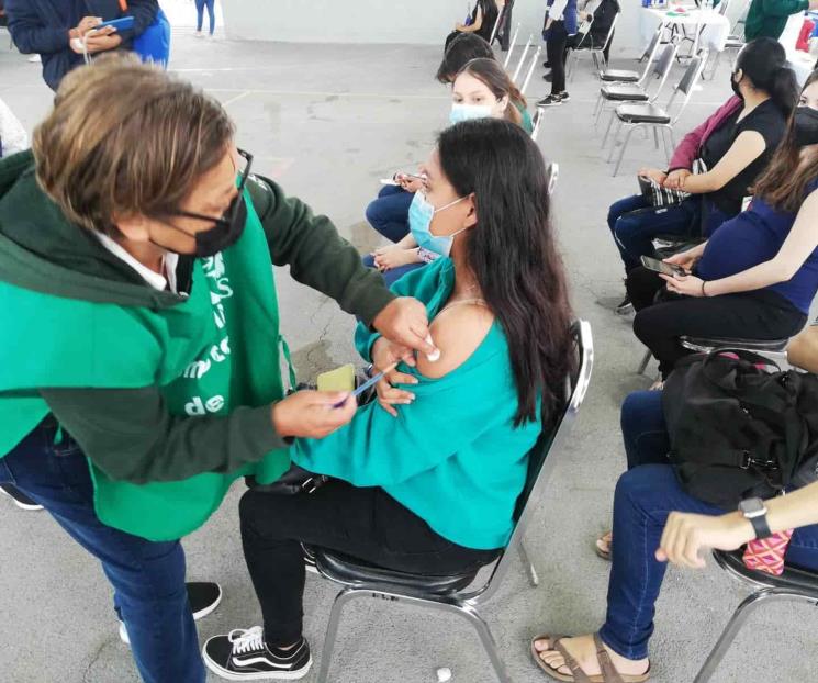 Aplica Santa Catarina vacunas a mujeres embarazadas
