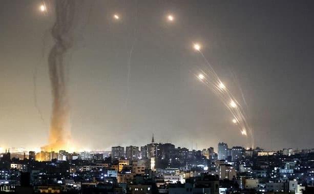 Hamás lanza cohetes desde Gaza hacia Israel