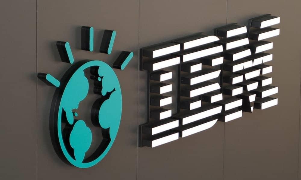 Escasez de semiconductores durará dos años más, confirma IBM