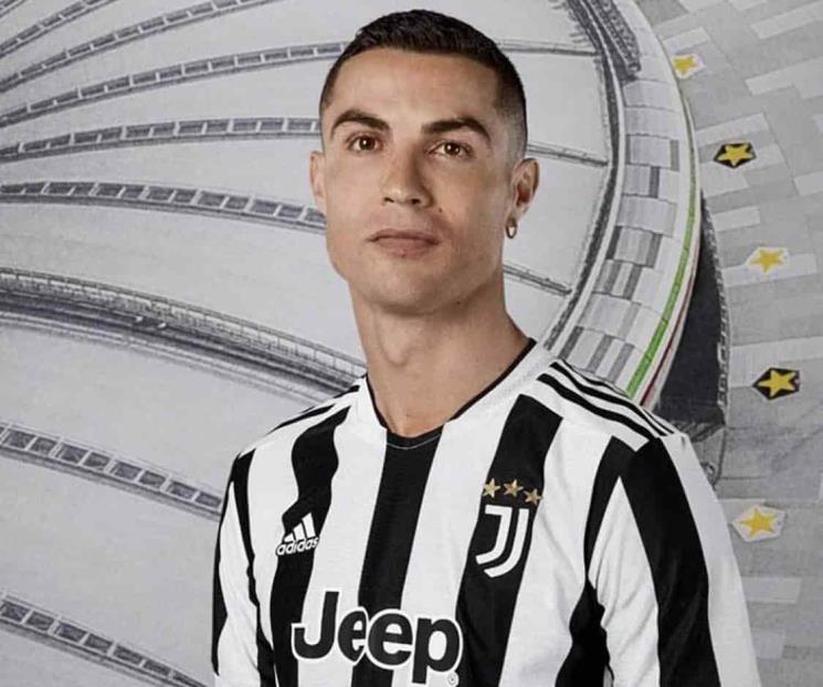 Presenta Juventus su jersey de la otra temporada