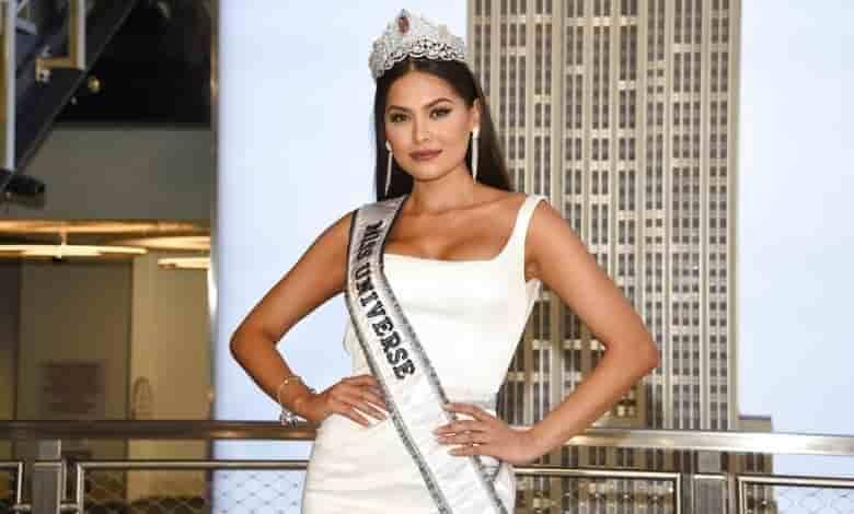 Entregan derecho de marca y logo a Miss Universo 2021