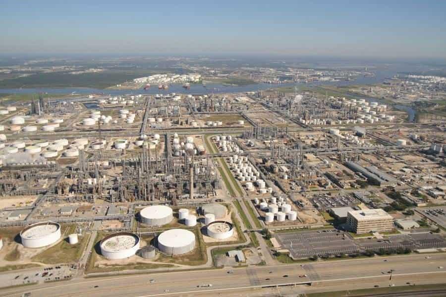 Compra Pemex refinería en Texas; busca autoabasto