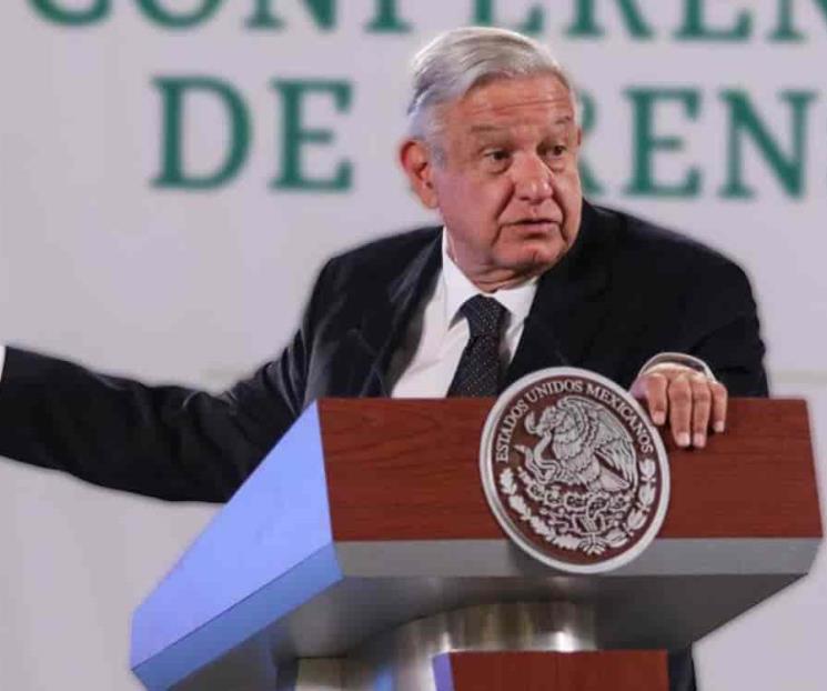 INE ordena a López Obrador bajar 3 mañaneras de mayo