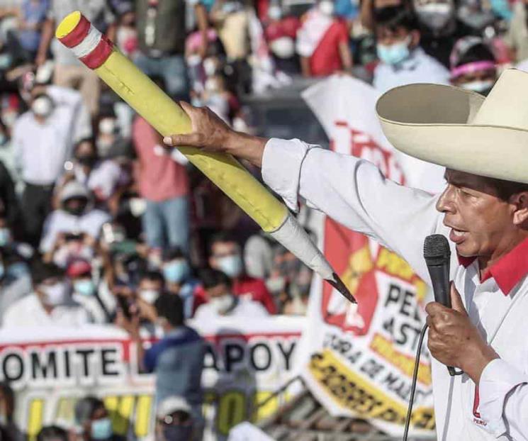 Lidera Pedro Castillo elecciones en Perú
