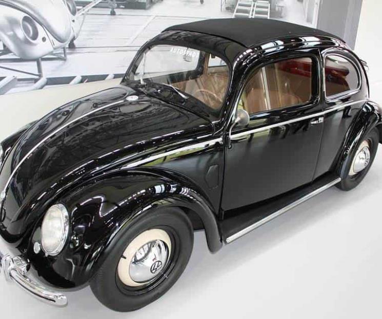 ¿Cuál fue el color del primer Volkswagen Sedán?