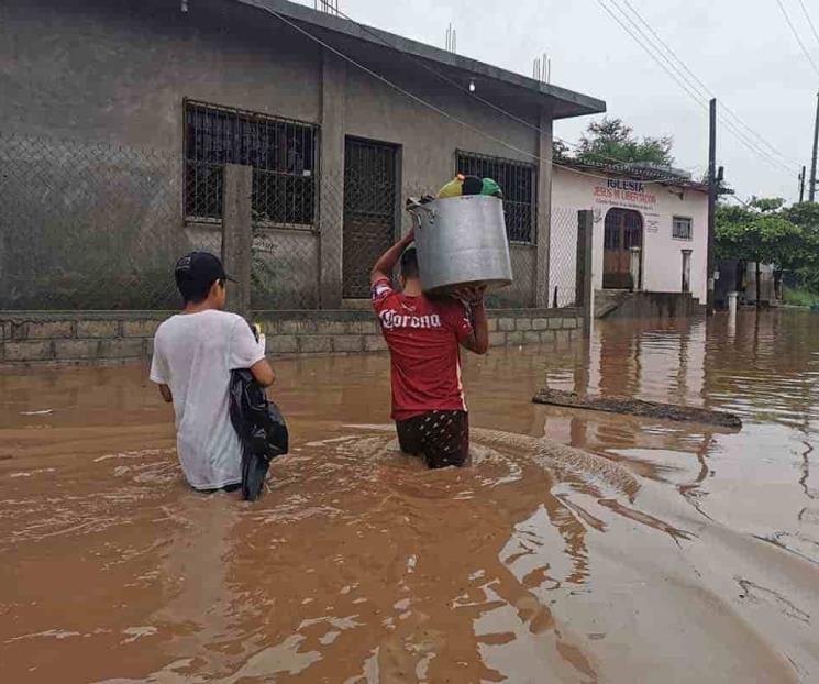 Dejan lluvias más de 2 mil 500 damnificados en el Istmo