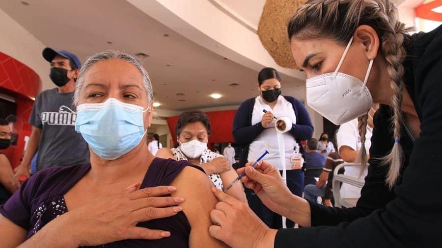 Mueren de Covid 6 personas ya vacunadas