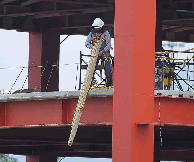 Cae 1.8% producción de constructoras en abril de 2021: Inegi