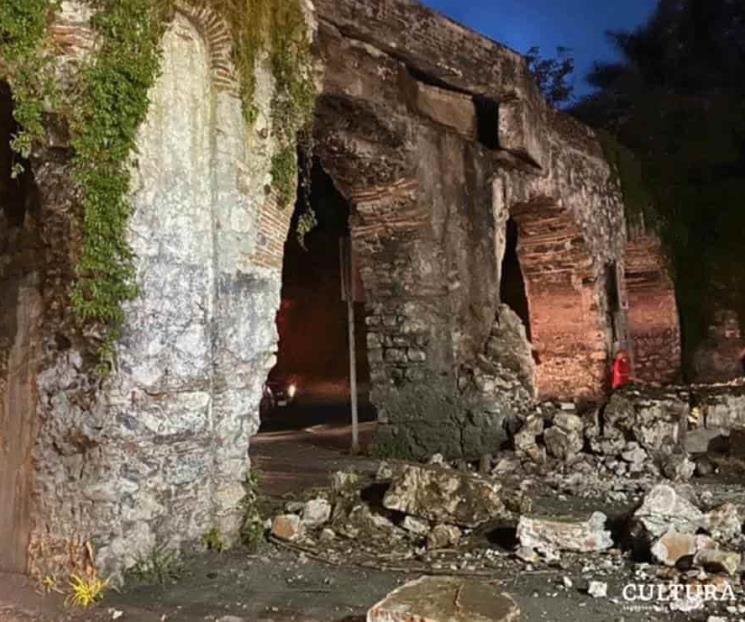 INAH evalúa daños tras choque contra histórico acueducto