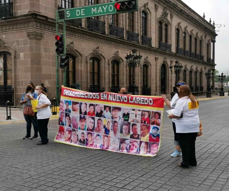 Bloquean calles familiares de desaparecidos en Nuevo Laredo