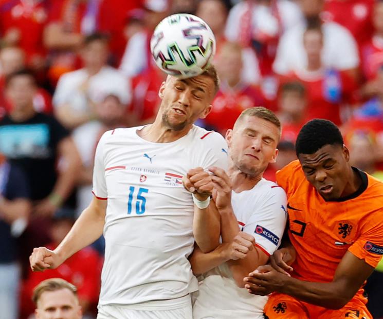 Sorprende República Checa y elimina a Holanda de la Eurocopa