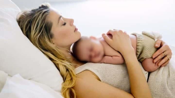 Revela Amber Heard que tiene una bebé