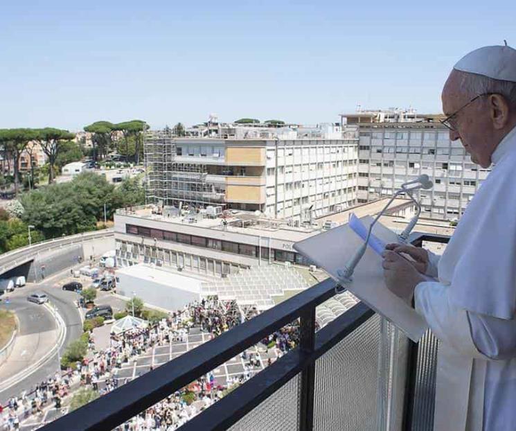 Papa Francisco volverá al Vaticano lo antes posible